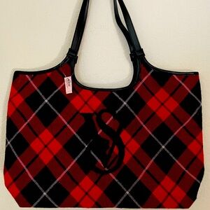 Red/Black VS purse. New.